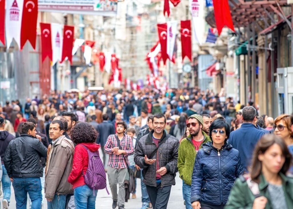 با کمتر از ۳۰ میلیون تومان کجا میتوانیم سفر خارجی برویم؟ 3 سفر خارجی ارزان